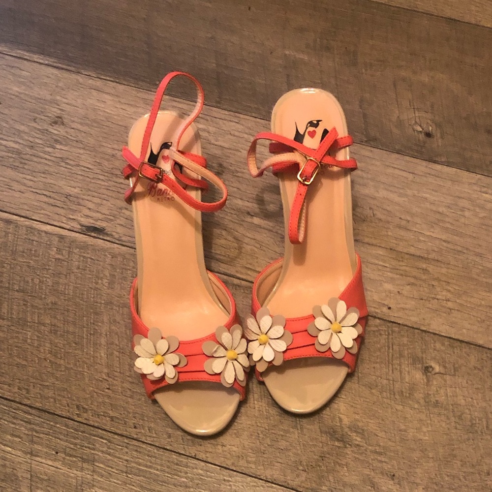Retro flower heels